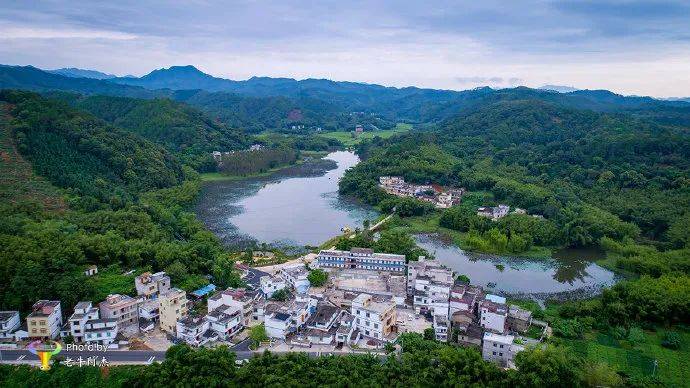 未来 封开县将着力构建 “一城一带两廊”区域生长新格式 封开更出彩!:MK电竞(图3)
未来 封开县将着力构建 “一城一带两廊”区域生长新格式 封开更出彩!:MK电竞(图3)