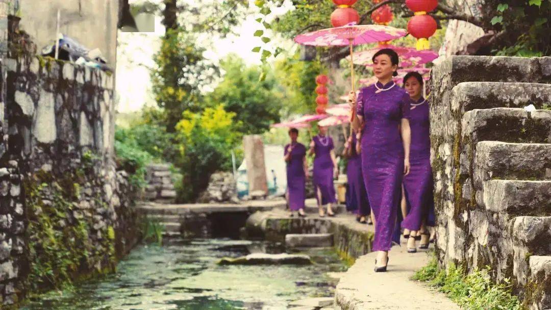 
多图＋视频→当“网红大V”遇见水东古镇……_MK电竞(图4)